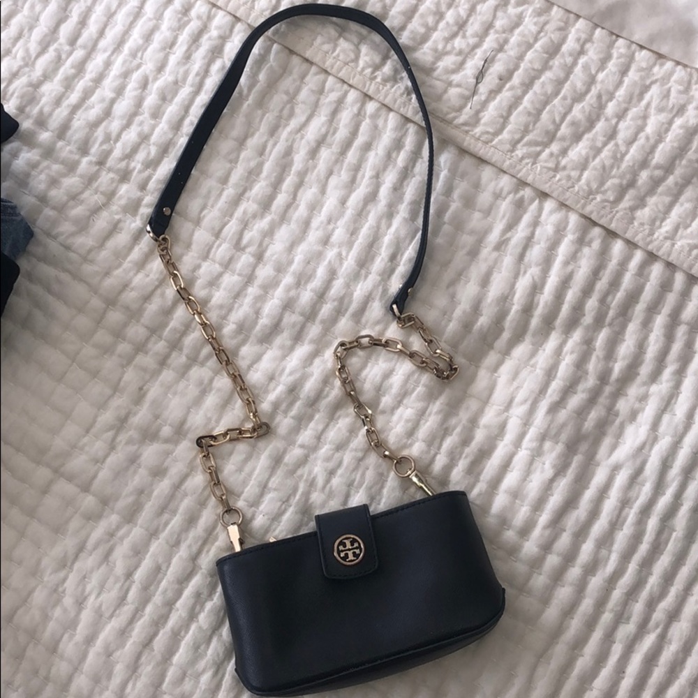 Black Tory Burch bag with a Gold Chain detail